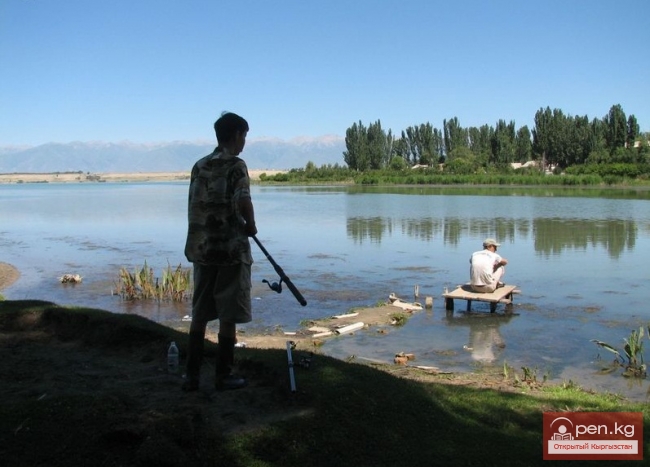 озеро Кара-Суу