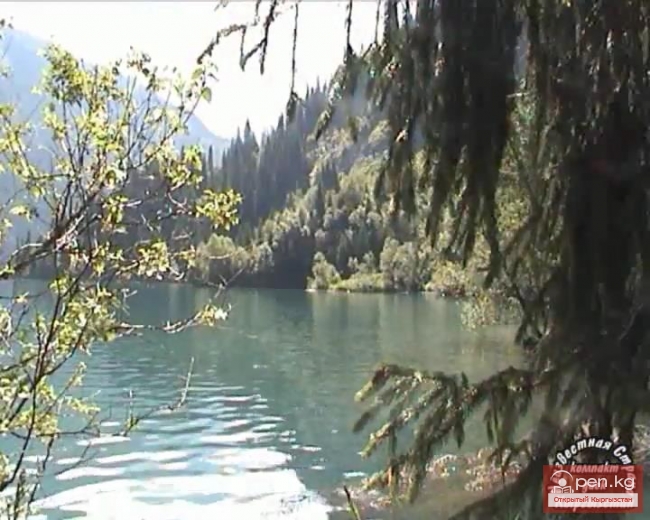 Озеро Сары-Челек -«желтая чаша»