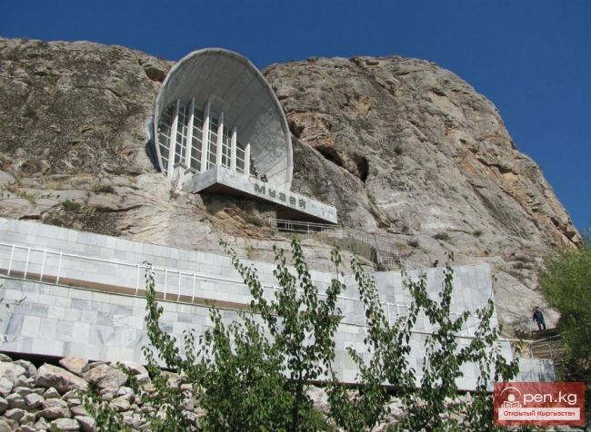 В Оше в музейном комплексе «Сулайман Тоо» отметят Международный день памятников