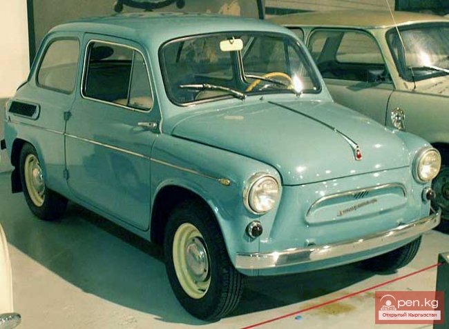 Выставка ретро автомобилей "Живая история"