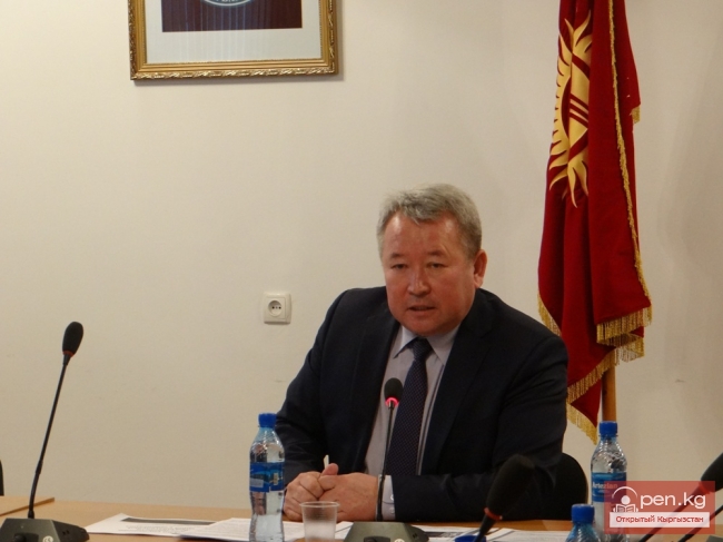 Министр образования Киргизии получил за «Тотальный диктант» тройку