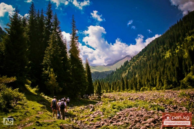 Кегеты и озеро Кёл-Тор