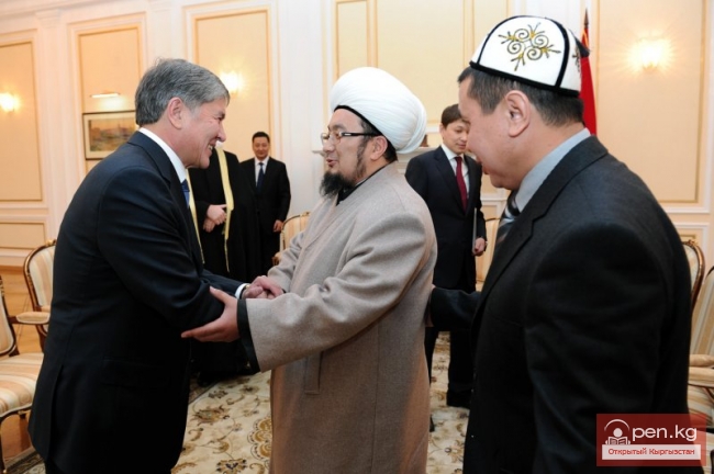 Что означает обычай приветствия “Асcалому аллейкум”?