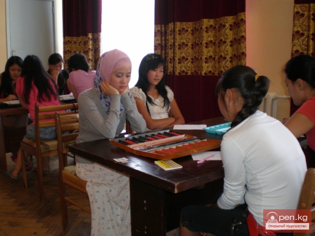 Тогуз коргоол: В финале среди женских команд встретятся сборные Кыргызстана-1 и Казахстана