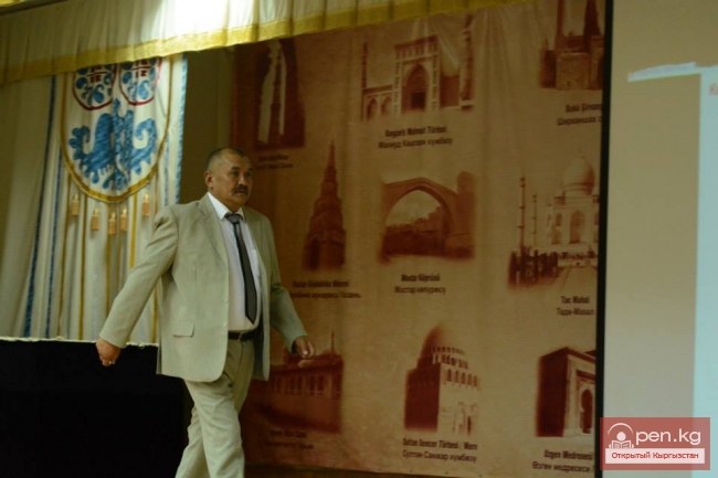 Археологи презентовали новый альбом об археологических памятниках и раскопках на территории Кыргызстана