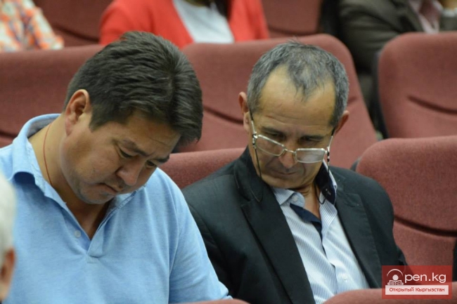 Археологи презентовали новый альбом об археологических памятниках и раскопках на территории Кыргызстана