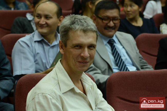 Археологи презентовали новый альбом об археологических памятниках и раскопках на территории Кыргызстана