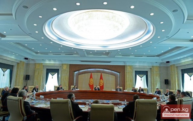 Президент Алмазбек Атамбаев: “Задача исторической науки Кыргызстана - исследовать и дать научно обоснованную оценку каждому этапу развития страны” Президент Алмазбек Атамбаев: “Задача исторической науки Кыргызстана - исследовать и дать научно обоснованную оценку каждому этапу развития страны”