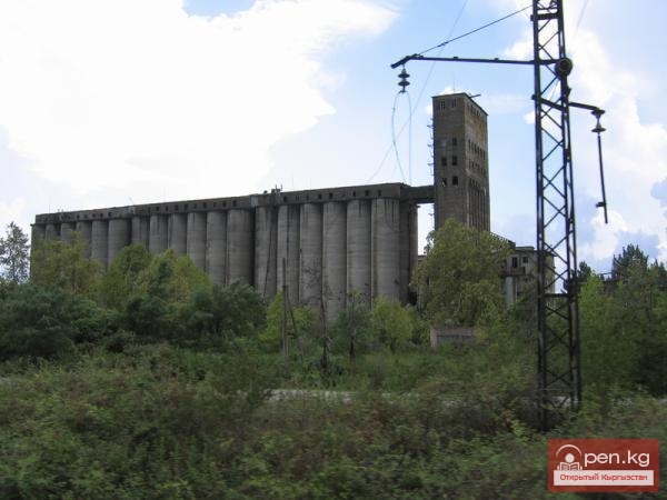 ЛАРИОНОВ Александр Дмитриевич