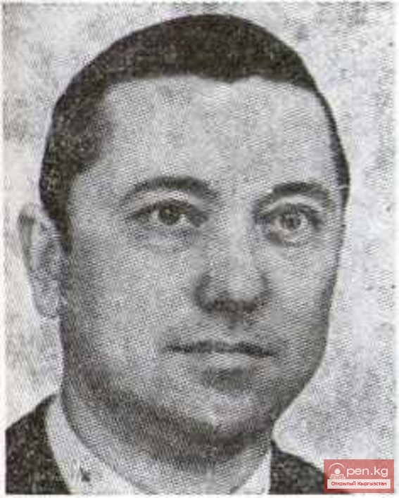 Драматург и переводчик Абдугафуров Абдугани