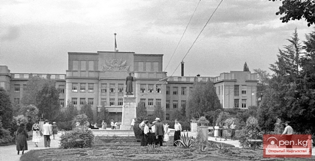 САРИЕВ Донбай Доолотбаевич