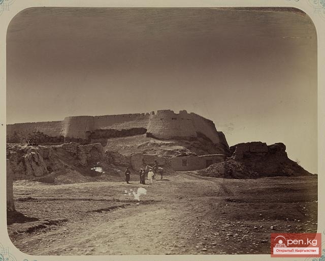 Развалины цитадели г. Аулие-Ата Развалины цитадели г. Аулие-Ата