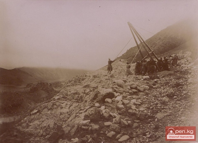 Строительство телеграфной линии Токмак-Пржевальск в 1900 г.