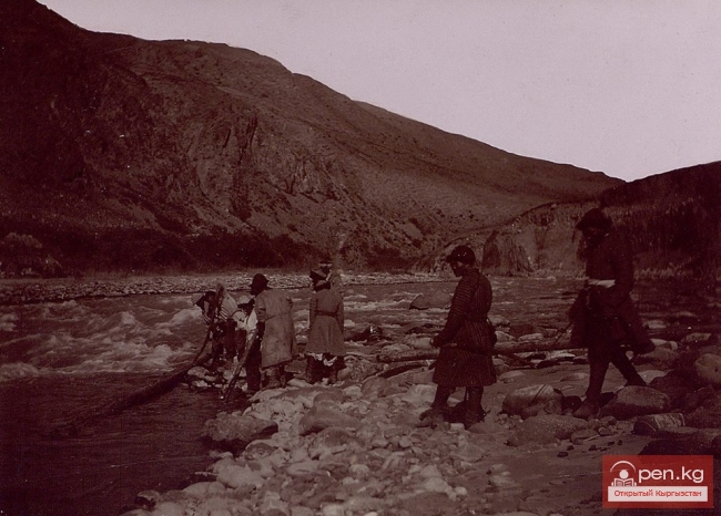 Строительство телеграфной линии Токмак-Пржевальск в 1900 г.