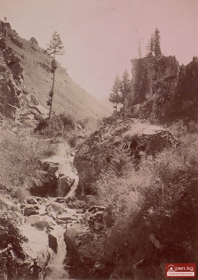 Строительство телеграфной линии Токмак-Пржевальск в 1900 г.