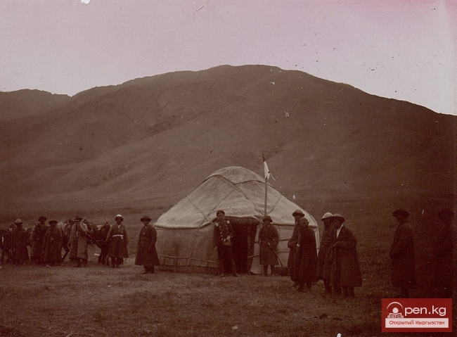 Строительство телеграфной линии Токмак-Пржевальск в 1900 г.