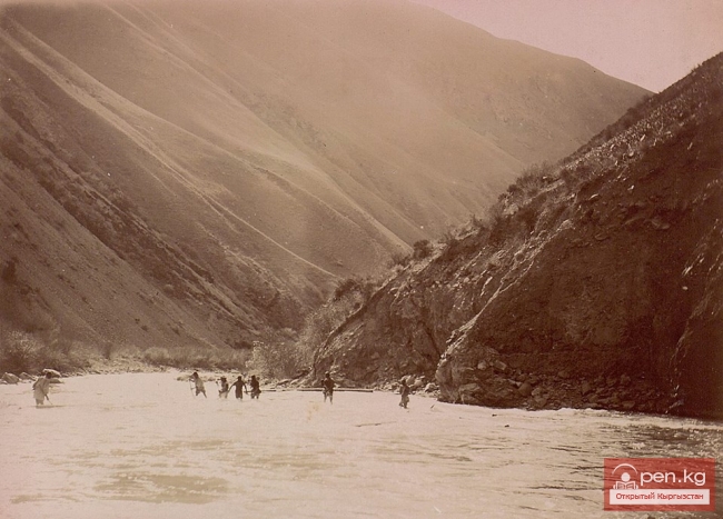 Строительство телеграфной линии Токмак-Пржевальск в 1900 г.
