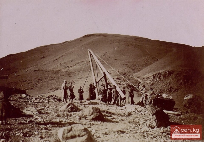 Строительство телеграфной линии Токмак-Пржевальск в 1900 г.