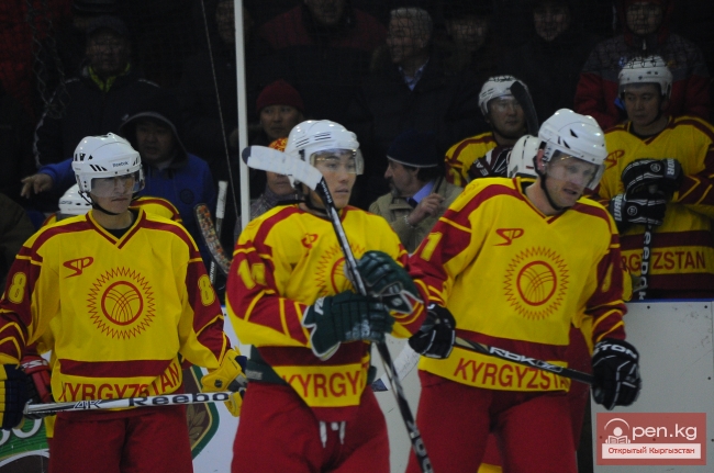 Сборная Кыргызстана готовится к кубку Евразии по хоккею