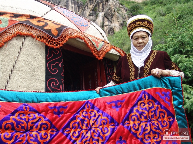 Экскурс в материальную культуру и декоративно-прикладное искусство кыргызов