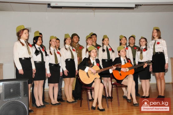 В Бишкеке прозвучали песни победы