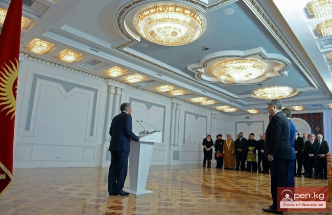 Президент Кыргызской Республики Алмазбек Атамбаев принял Верительные грамоты
