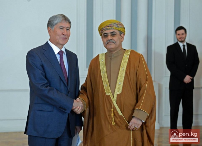 Президент Кыргызской Республики Алмазбек Атамбаев принял Верительные грамоты