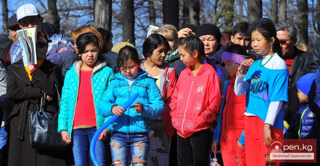 Премьер-министр Дж.Оторбаев принял участие в праздновании Нооруза и поздравил жителей Чуйской области