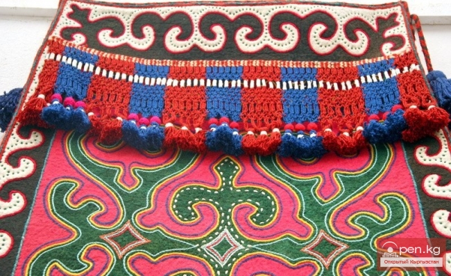 Убранство войлочного ковра