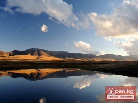 Кулун Кол (озера жеребенка)