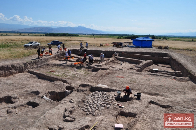В минувшие выходные закончилась Кыргызско-Японская археологическая экспедиция по изучению городища Ак-Бешим