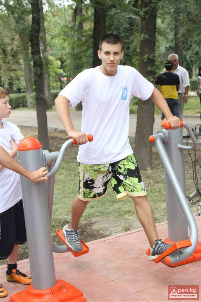Уличные тренажеры в Бишкеке