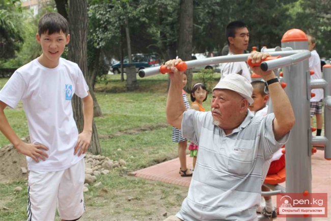 Уличные тренажеры в Бишкеке