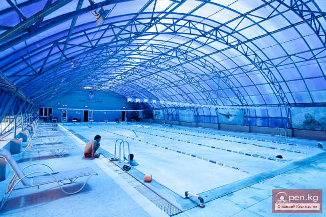 Бассейн в спортивно-развлекательном клубе «Prado»