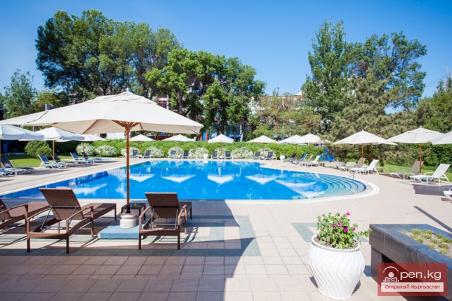 Бассейн отеля «Хаят» (Hyatt)