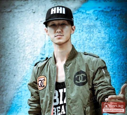 Танцор из Кыргызстана подписал контракт с Comedy Club