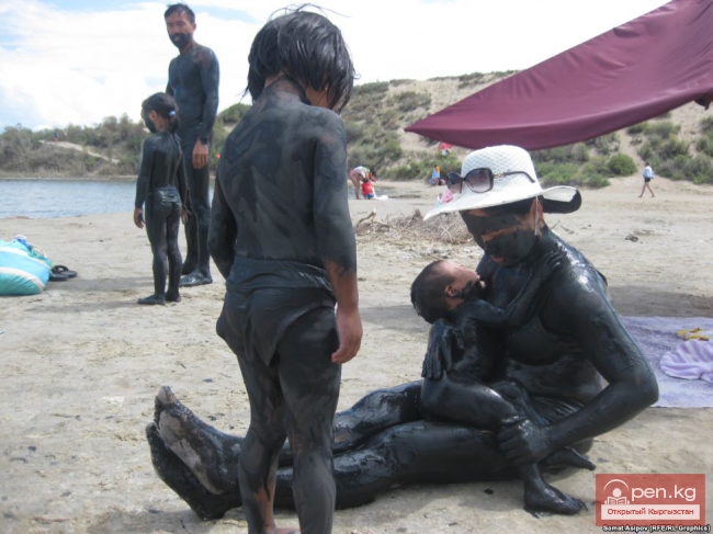 Соленое озеро (Туз кёл)