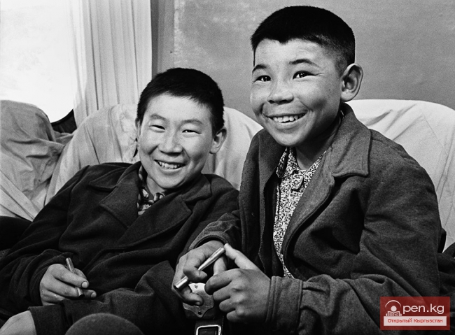 Неизвестные кадры съемок первого фильма Океева "Небо нашего детства"