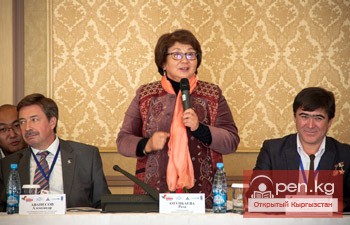 Кыргызстанская молодёжь встретилась со своими кумирами