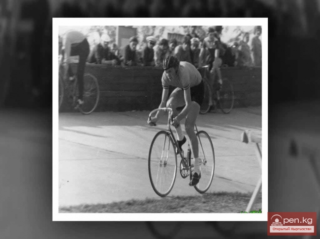 На шоссе и треке!