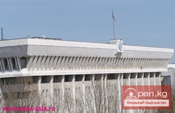 Удобное кресло – самый необходимый предмет для работы депутата в КР