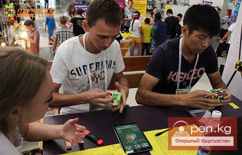 В Бишкеке прошёл Чемпионат КР по скоростной сборке кубика Рубика
