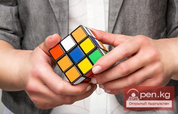 В Кыргызстане выявят самого быстрого сборщика кубика Рубика