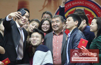 Фонд прогрессивных инициатив обучил более ста студентов кыргызских вузов в школе «Лидеров»