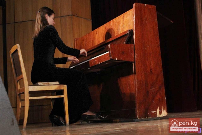 Колокольный звон «Благовеста»…