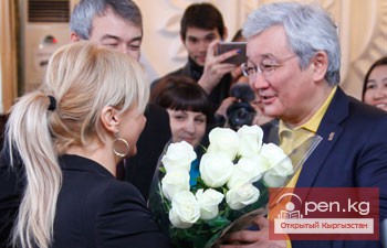 Солистка известной группы «Город 312» Светлана Назаренко получила звание «Почетного гражданина Бишкека»