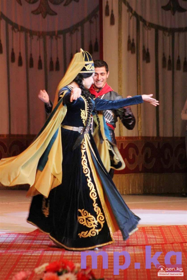 В семье единой!