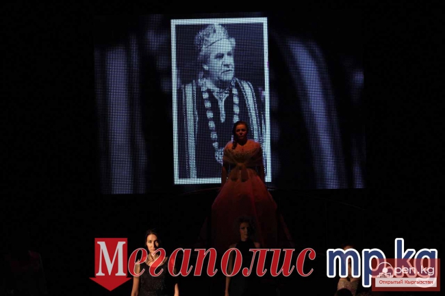 Русский драмтеатр отмечает 80-летие