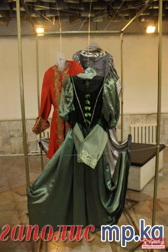 Русский драмтеатр отмечает 80-летие