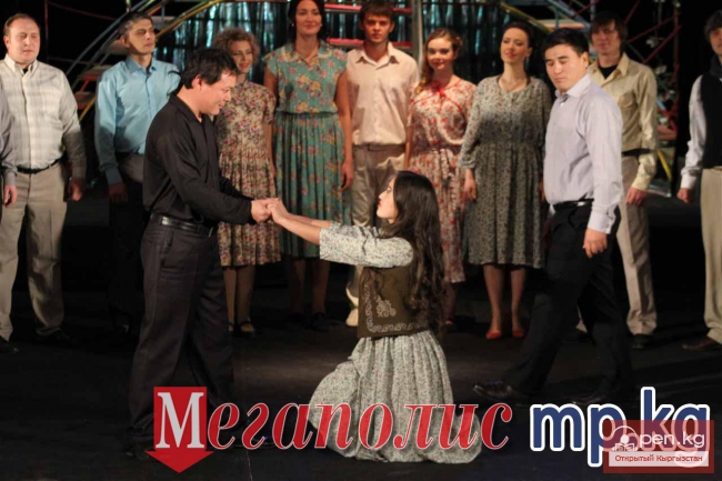 Русский драмтеатр отмечает 80-летие